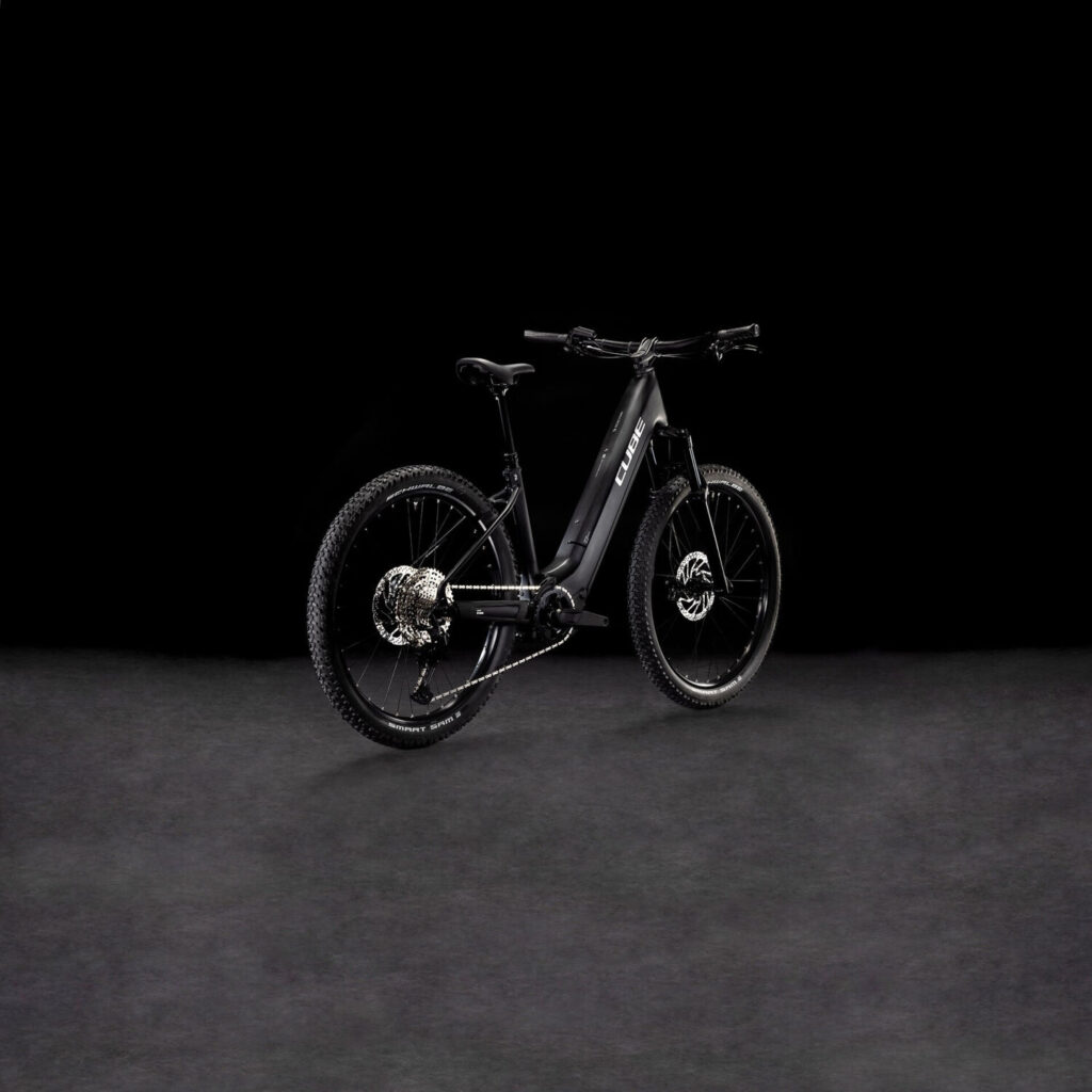 Cube Reaction Hybrid Race 800 (2025) 29″ Wave black´n´metal